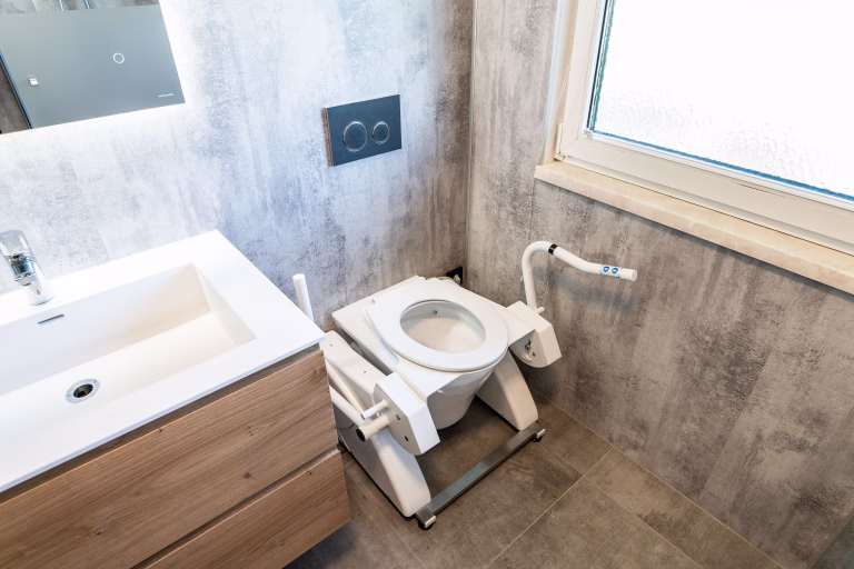 Aufstehhilfe R2D2 in Weiß mit stufenloser Höhenverstellung für barrierefreies WC